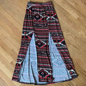 **NEW Rue21 Pattern Maxi Skirt